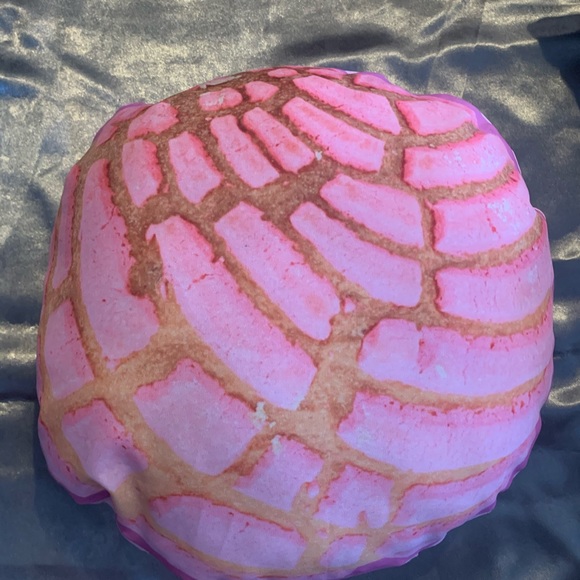 Pillows - Picture 5 of 5